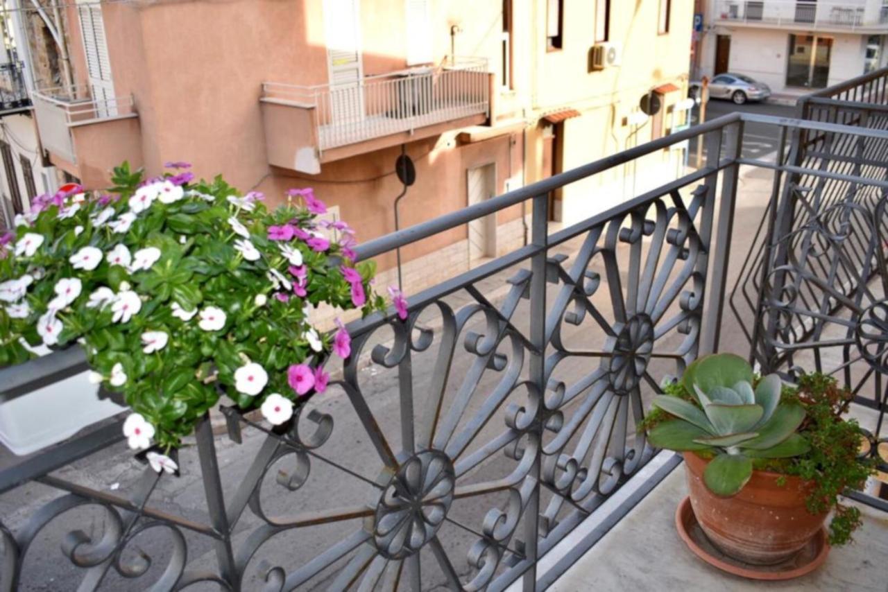 テッラジーニ Alma Nua Bed & Breakfast エクステリア 写真